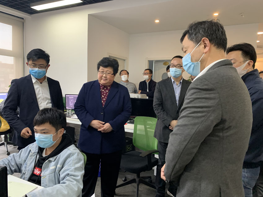 寶山區(qū)區(qū)領導一行蒞臨邁維動漫調研企業(yè)復工復產(chǎn)情況(圖1)